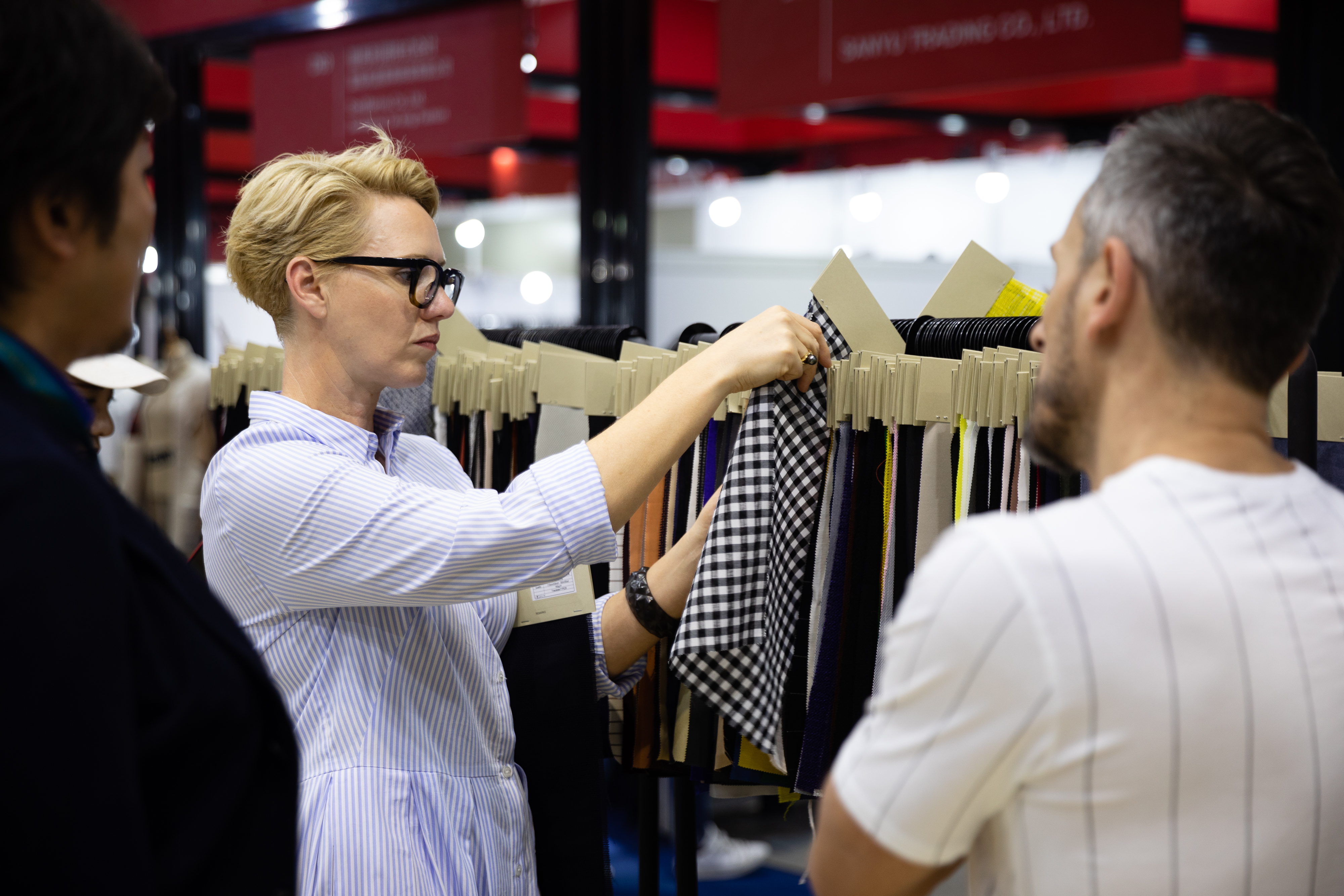 ITSA18-buyers-with-products-3