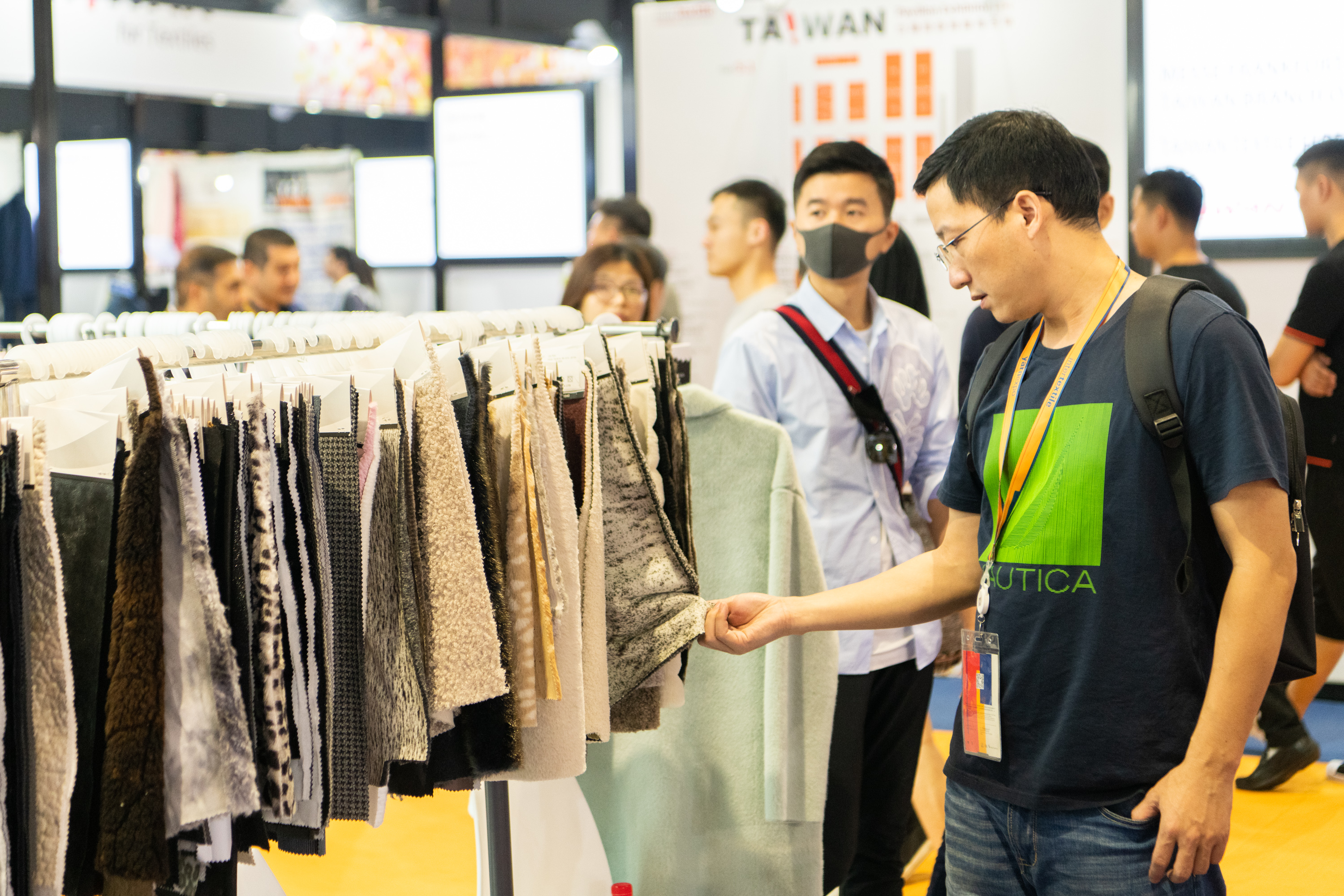 Buyers-and-products-5