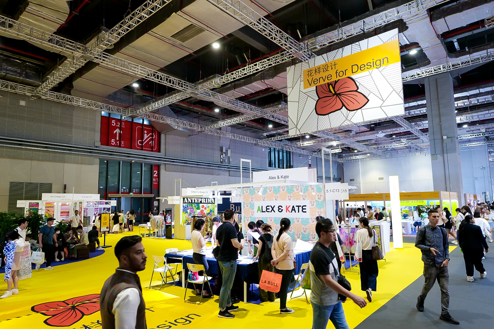 The LYCRA Company showcased latest Innovations at Intertextile Shanghai –  TextileFuture